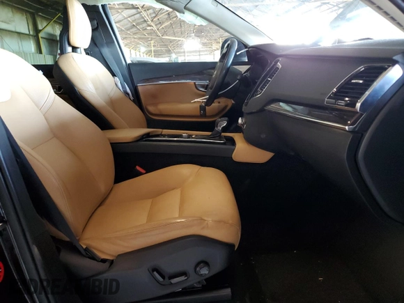 2016 Volvo XC90 T6 Momentum с VIN YV4A22PK7G1050896, выставлен на аукционе Copart как лот 55360895 с пробегом 118 351 миль миль и Списание • Salvage title. История ставок и продаж доступна на DreamBid. Изображение 7.