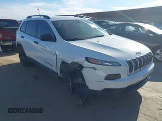 2017 Jeep Cherokee Altitude z VIN 1C4PJLAB0HW507745, wystawiony jako IAAI lot #41360572 z przebiegiem 102 620 mil mil oraz . Historia ofert i sprzedaży dostępna na DreamBid. Obrazek 1.