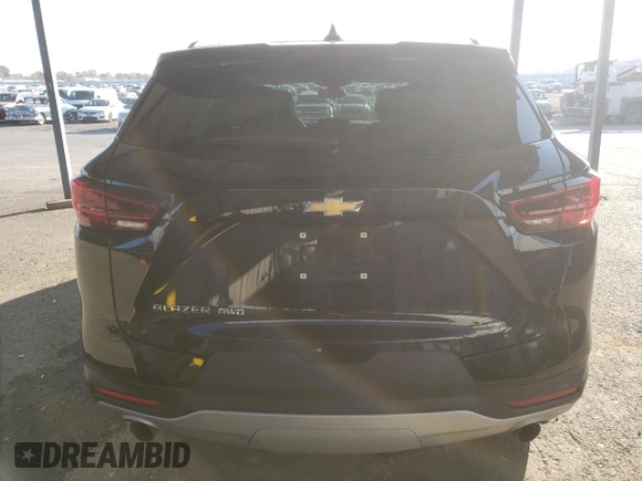 2024 Chevrolet Blazer LT z VIN 3GNKBJR45RS163609, wystawiony jako Copart lot #82987384 z przebiegiem 27 882 mil mil oraz Nie do naprawy • Non repairable. Historia ofert i sprzedaży dostępna na DreamBid. Obrazek 6.