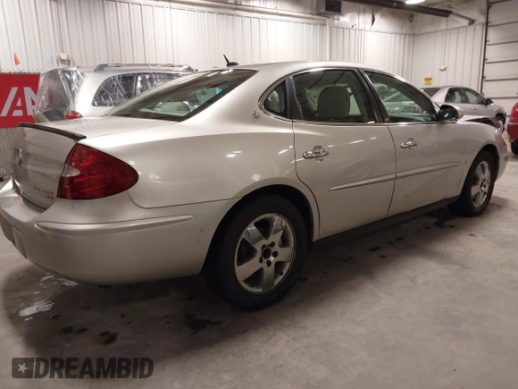 2006 Buick LaCrosse CX with VIN 2G4WC582761198119, listed as a IAAI auction lot 41860492 with 238,445 mi miles. Bid and sale history available at carsss.com. Image 4.