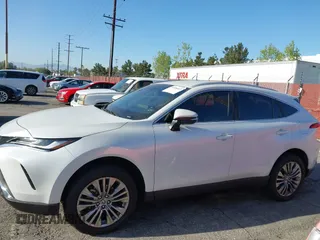 2023 Toyota Venza LE with VIN JTEAAAAH9PJ151432, listed as a IAAI auction lot 41956013 with 21,491 mi miles and . Bid and sale history available at carsss.com. Image 13.