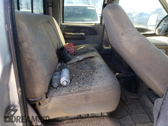 2000 Ford F-350 XL with VIN 1FTSW31F2YED14050, listed as a Copart auction lot 45839055 with 302,831 mi miles and Non Repairable. Bid and sale history available at DreamBid. Image 10.