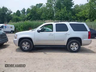 2013 Chevrolet Tahoe LT with VIN 1GNSCBE06DR320906, listed as a IAAI auction lot 42505492 with 161,162 mi miles and . Bid and sale history available at DreamBid. Image 15.