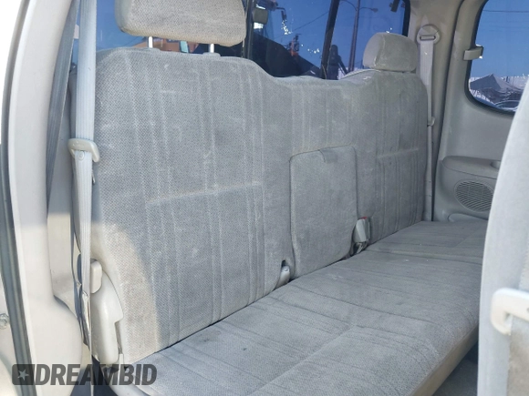 2000 Toyota Tundra SR5 with VIN 5TBRT3419YS114034, listed as a IAAI auction lot 41284071 with 200,797 mi miles and . Bid and sale history available at DreamBid. Image 8.