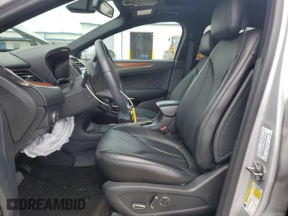 2019 Lincoln MKC Reserve with VIN 5LMCJ3C93KUL12114, listed as a Copart auction lot 54557665 with 7,633 mi miles and Salvage title. Bid and sale history available at DreamBid. Image 7.