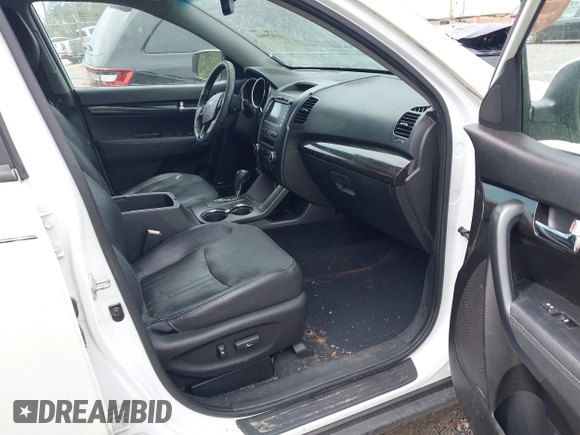 2012 Kia Sorento EX with VIN 5XYKU4A66CG227487, listed as a IAAI auction lot 41925941 with 185,464 mi miles. Bid and sale history available at carsss.com. Image 5.