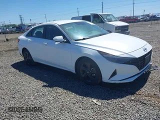 2022 Hyundai Elantra SEL z VIN 5NPLM4AG9NH079036, wystawiony jako IAAI lot #39591022 z przebiegiem 49 884 mil mil oraz . Historia ofert i sprzedaży dostępna na DreamBid. Obrazek 1.