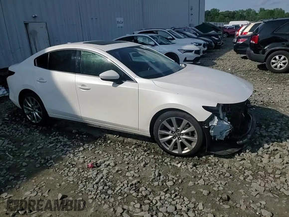 2020 Mazda 3 Premium with VIN 3MZBPBEM3LM124712, listed as a Copart auction lot 60290155 with 39,693 mi miles and Salvage title. Bid and sale history available at DreamBid. Image 14.