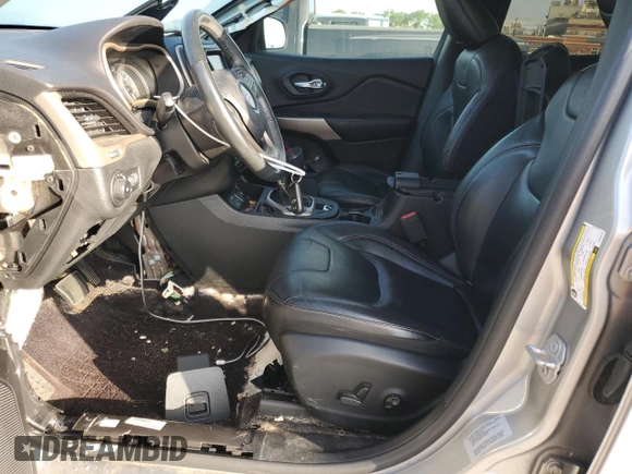2017 Jeep Cherokee Limited с VIN 1C4PJLDS1HW585446, выставлен на аукционе Copart как лот 60150165 с пробегом Не указан миль и Списание • Salvage title. История ставок и продаж доступна на DreamBid. Изображение 7.