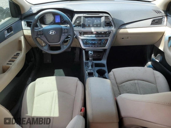 2017 Hyundai Sonata SE z VIN 5NPE24AF7HH577732, wystawiony jako Copart lot #54392035 z przebiegiem 74 327 mil mil oraz Szkoda całkowita • Salvage title. Historia ofert i sprzedaży dostępna na DreamBid. Obrazek 8.