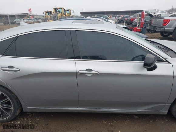 2019 Toyota Avalon XLE with VIN 4T1BZ1FB8KU006035, listed as a IAAI auction lot 41591179 with 111,917 mi miles. Bid and sale history available at carsss.com. Image 14.