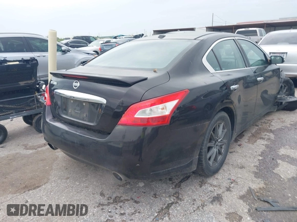 2011 Nissan Maxima 3.5 SV with VIN 1N4AA5AP1BC833842, listed as a IAAI auction lot 41897832 with 261,943 mi miles. Bid and sale history available at carsss.com. Image 4.