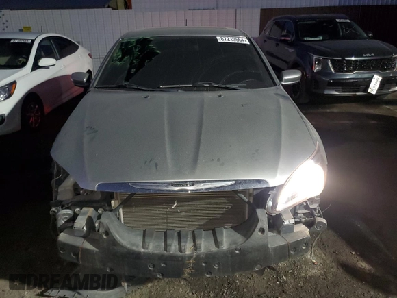 2013 Chrysler 200 Touring with VIN 1C3CCBBB3DN584292, listed as a Copart auction lot 87210564 with 140,337 mi miles and Salvage Title. Bid and sale history available at DreamBid. Image 5.