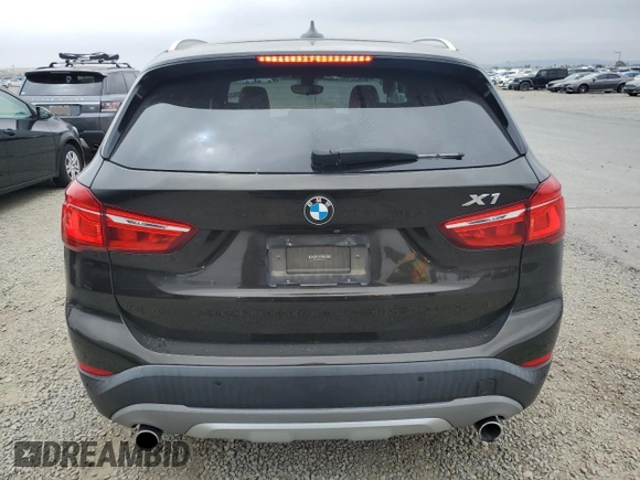 2018 BMW X1 xDrive28i с VIN WBXHT3C30J5K29979, выставлен на аукционе Copart как лот 58662505 с пробегом 61 461 миль миль и Списание • Salvage title. История ставок и продаж доступна на DreamBid. Изображение 6.