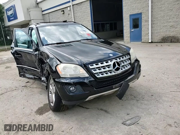 2011 Mercedes-Benz M 350 z VIN 4JGBB5GB7BA697697, wystawiony jako Copart lot #57138125 z przebiegiem 122 526 mil mil oraz Szkoda całkowita • Salvage title. Historia ofert i sprzedaży dostępna na DreamBid. Obrazek 14.
