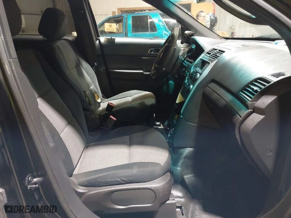 2015 Ford Utility Police Interceptor with VIN 1FM5K8AR5FGA28500, listed as a IAAI auction lot 41215871 with 1 mi miles. Bid and sale history available at carsss.com. Image 5.