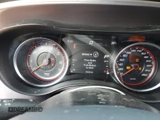 2019 Dodge Charger SXT with VIN 2C3CDXBG2KH509966, listed as a Copart auction lot 61742105 with 96,632 mi miles and Salvage title. Bid and sale history available at DreamBid. Image 9.