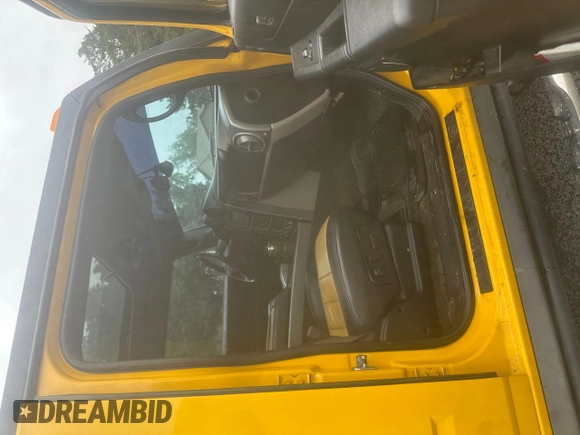 2003 Hummer H2 z VIN 5GRGN23U53H141743, wystawiony jako Copart lot #60153185 z przebiegiem 137 863 mil mil oraz Czysty tytuł • Clean title. Historia ofert i sprzedaży dostępna na DreamBid. Obrazek 5.