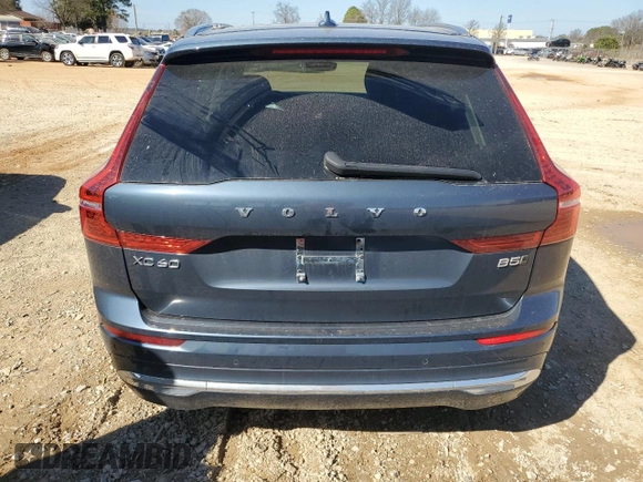 2023 Volvo XC60 Plus Bright Theme z VIN YV4L12RN6P1389037, wystawiony jako Copart lot #48723525 z przebiegiem Nie podano mil oraz Nie do naprawy • Non repairable. Historia ofert i sprzedaży dostępna na DreamBid. Obrazek 6.