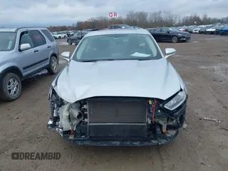 2016 Ford Fusion SE with VIN 3FA6P0HD2GR278556, listed as a IAAI auction lot 40749996 with 121,168 mi miles. Bid and sale history available at carsss.com. Image 6.