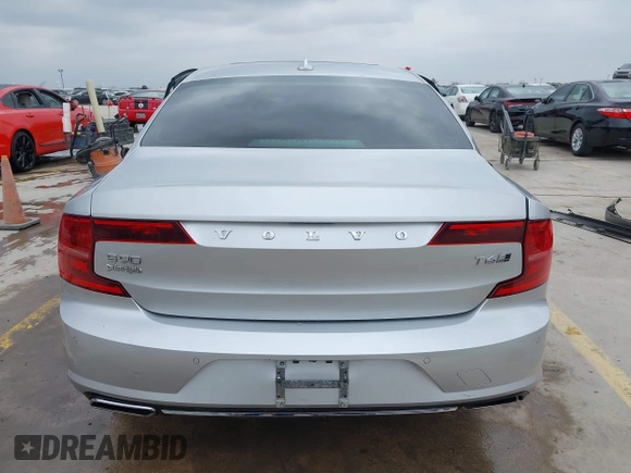 2020 Volvo S90 Inscription with VIN LVYA22ML0LP178025, listed as a IAAI auction lot 39736612 with 35,972 mi miles. Bid and sale history available at carsss.com. Image 17.