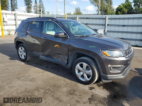 2019 Jeep Compass Latitude with VIN 3C4NJCBB5KT699408, listed as a Copart auction lot 53123705 with 25,403 mi miles and Salvage title. Bid and sale history available at DreamBid. Image 4.