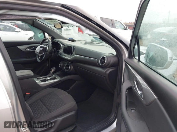 2019 Chevrolet Blazer z VIN 3GNKBBRA7KS643152, wystawiony jako IAAI lot #41510933 z przebiegiem 73 252 mil mil oraz . Historia ofert i sprzedaży dostępna na DreamBid. Obrazek 5.