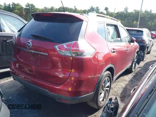 2015 Nissan Rogue SV with VIN 5N1AT2MV2FC772581, listed as a IAAI auction lot 40523006 with Not Provided miles. Bid and sale history available at carsss.com. Image 4.