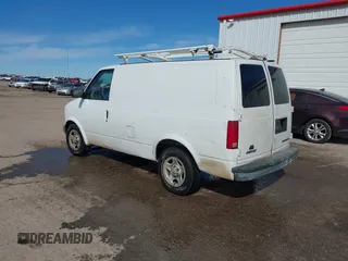 2004 Chevrolet Astro Cargo Van with VIN 1GCDM19X64B116924, listed as a IAAI auction lot 41638276 with 352,069 mi miles. Bid and sale history available at carsss.com. Image 3.