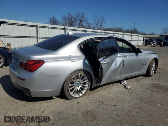 2013 BMW 7 Series 750Li xDrive с VIN WBAYF8C5XDD141001, выставлен на аукционе Copart как лот 48727635 с пробегом 131 462 миль миль и Списание • Salvage title. История ставок и продаж доступна на DreamBid. Изображение 3.