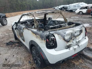 2017 MINI Convertible Cooper with VIN WMWWG5C30H3C20290, listed as a IAAI auction lot 41750397 with 1 mi miles. Bid and sale history available at carsss.com. Image 3.
