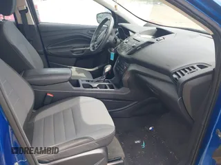 2017 Ford Escape S z VIN 1FMCU0F76HUE87288, wystawiony jako IAAI lot #42557291 z przebiegiem 206 054 mil mil oraz . Historia ofert i sprzedaży dostępna na DreamBid. Obrazek 5.