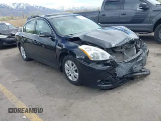 2012 Nissan Altima S z VIN 1N4AL2AP2CN497875, wystawiony jako IAAI lot #42012362 z przebiegiem 137 715 mil mil oraz . Historia ofert i sprzedaży dostępna na DreamBid. Obrazek 1.