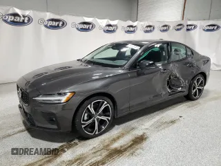 2025 Volvo S60 Core with VIN 7JRL12GJ0SG365858, listed as a Copart auction lot 43205655 with 9,201 mi miles and Clean Title. Bid and sale history available at carsss.com. Image 1.