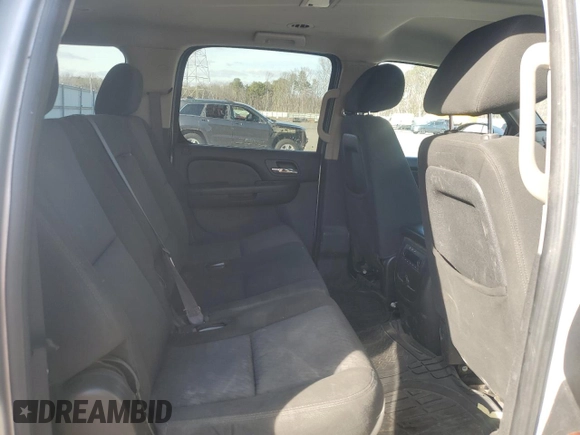 2011 Chevrolet Suburban z VIN 1GNSKHE39BR266160, wystawiony jako Copart lot #46368555 z przebiegiem 230 458 mil mil oraz Czysty tytuł • Clean title. Historia ofert i sprzedaży dostępna na DreamBid. Obrazek 11.