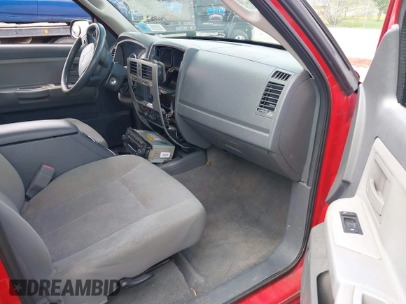2006 Dodge Dakota SLT with VIN 1D7HW48N66S639608, listed as a IAAI auction lot 42201208 with 145,303 mi miles and . Bid and sale history available at carsss.com. Image 5.