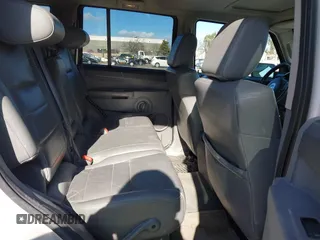 2007 Jeep Commander Sport z VIN 1J8HH48K27C510392, wystawiony jako IAAI lot #41793028 z przebiegiem 139 686 mil mil oraz . Historia ofert i sprzedaży dostępna na DreamBid. Obrazek 8.