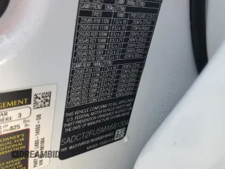 2021 Jaguar F-Pace R-Dynamic S z VIN SADCT2FU5MA681304, wystawiony jako Copart lot #43956495 z przebiegiem 28 466 mil mil oraz Szkoda całkowita • Salvage title. Historia ofert i sprzedaży dostępna na DreamBid. Obrazek 13.