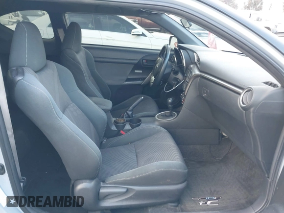 2014 Scion tC z VIN JTKJF5C79E3073875, wystawiony jako IAAI lot #41536021 z przebiegiem 158 154 mil mil oraz . Historia ofert i sprzedaży dostępna na DreamBid. Obrazek 5.