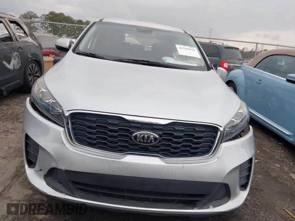 2020 Kia Sorento LX with VIN 5XYPG4A52LG627955, listed as a IAAI auction lot 41500038 with 150,464 mi miles and . Bid and sale history available at DreamBid. Image 12.