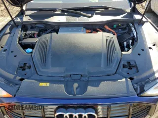 2021 Audi e-tron Prestige z VIN WA1VAAGEXMB028077, wystawiony jako Copart lot #51068735 z przebiegiem 36 998 mil mil oraz Szkody całkowita. Historia ofert i sprzedaży dostępna na DreamBid. Obrazek 12.