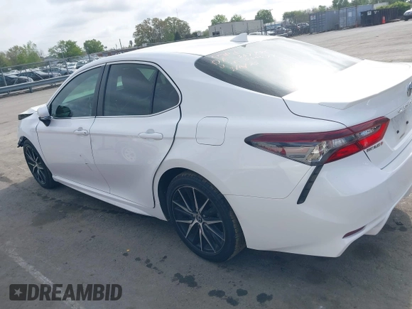 2022 Toyota Camry SE with VIN 4T1G11AK6NU066677, listed as a IAAI auction lot 41892982 with 71,059 mi miles and . Bid and sale history available at carsss.com. Image 14.