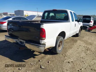 2004 Ford Super Duty F-250 XL with VIN 1FTNX20L84EA84813, listed as a IAAI auction lot 41860712 with 423,146 mi miles. Bid and sale history available at carsss.com. Image 4.