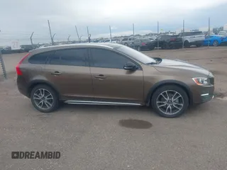 2016 Volvo V60 Cross Country T5 with VIN YV4612HKXG1012957, listed as a IAAI auction lot 41948492 with 73,354 mi miles. Bid and sale history available at carsss.com. Image 13.
