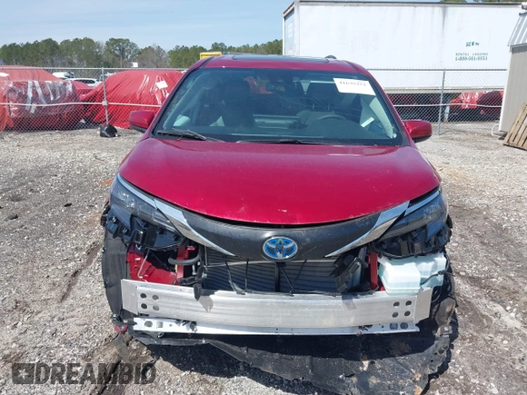 2025 Toyota Sienna XLE with VIN 5TDYRKEC7SS236507, listed as a IAAI auction lot 41635251 with 2,422 mi miles and . Bid and sale history available at DreamBid. Image 6.