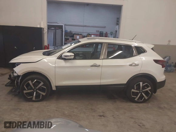 2020 Nissan Rogue Sport SL with VIN JN1BJ1CW6LW363631, listed as a IAAI auction lot 41327759 with 61,157 mi miles. Bid and sale history available at carsss.com. Image 15.