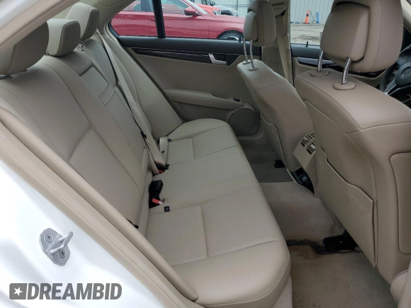 2013 Mercedes-Benz C 250 Sport z VIN WDDGF4HB3DG093576, wystawiony jako Copart lot #58558385 z przebiegiem 68 004 mil mil oraz Szkoda całkowita • Salvage title. Historia ofert i sprzedaży dostępna na DreamBid. Obrazek 10.