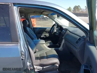 2006 Honda Pilot EX-L with VIN 5FNYF18526B028206, listed as a IAAI auction lot 41696355 with 282,779 mi miles. Bid and sale history available at carsss.com. Image 5.