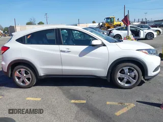 2022 Honda HR-V LX with VIN 3CZRU6H34NM768950, listed as a IAAI auction lot 41702229 with 5,891 mi miles. Bid and sale history available at carsss.com. Image 13.