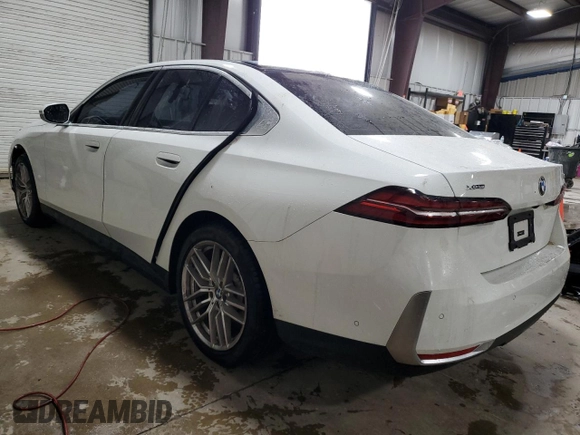 2024 BMW 5 Series 530i xDrive с VIN WBA53FJ08RCP95113, выставлен на аукционе Copart как лот 51793015 с пробегом Не указан миль и Списание • Salvage title. История ставок и продаж доступна на DreamBid. Изображение 2.